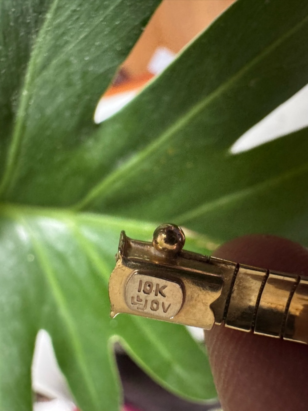10k Omega Bracelet - Picture 3 of 11